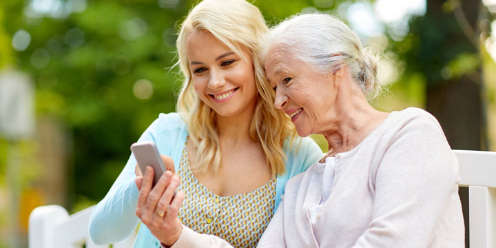 The Best Cell Phone for Seniors: Could It Be a Flip Phone?